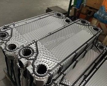 Intercambiador de calor de placa de cobre soldado industrial con material de junta de NBR y área de transferencia de calor de 10-1000m2